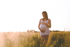 Direct sunlight on a pregnant woman 